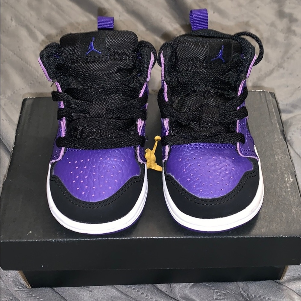 10/10 condition infant shoe